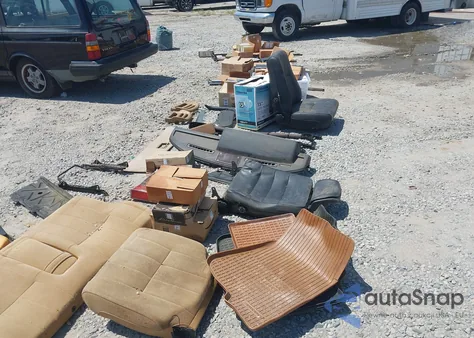 1992 Volvo 240 from USA, damaged, VIN YV1AW8807N1918524